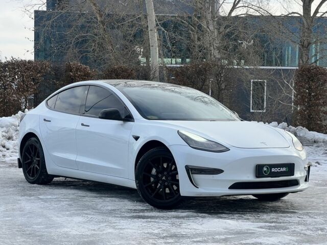 Белый Тесла Модель 3, объемом двигателя 0 л и пробегом 90 тыс. км за 19999 $, фото 1 на Automoto.ua