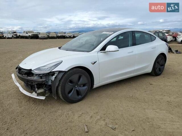 Білий Тесла Модель 3, об'ємом двигуна 0 л та пробігом 42 тис. км за 2900 $, фото 1 на Automoto.ua