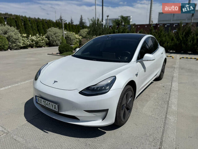 Белый Тесла Модель 3, объемом двигателя 0 л и пробегом 88 тыс. км за 20000 $, фото 1 на Automoto.ua