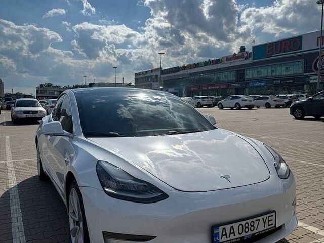 Білий Тесла Модель 3, об'ємом двигуна 0 л та пробігом 62 тис. км за 17000 $, фото 1 на Automoto.ua