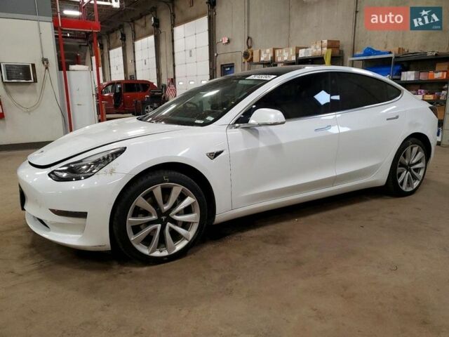 Белый Тесла Модель 3, объемом двигателя 0 л и пробегом 62 тыс. км за 3000 $, фото 1 на Automoto.ua