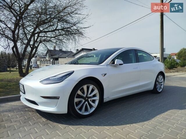 Белый Тесла Модель 3, объемом двигателя 0 л и пробегом 49 тыс. км за 17750 $, фото 1 на Automoto.ua