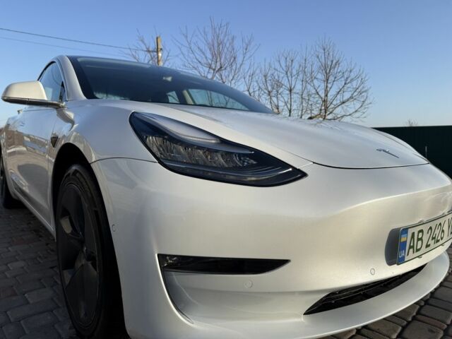Білий Тесла Модель 3, об'ємом двигуна 0 л та пробігом 102 тис. км за 18500 $, фото 1 на Automoto.ua