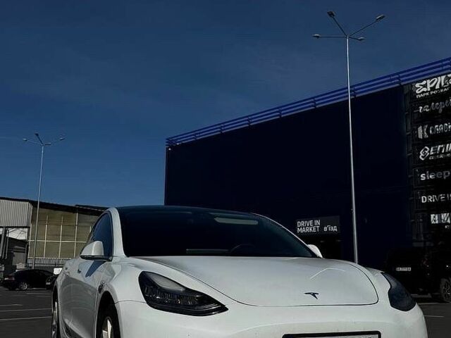 Білий Тесла Модель 3, об'ємом двигуна 0 л та пробігом 170 тис. км за 16000 $, фото 1 на Automoto.ua