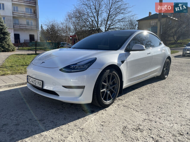 Білий Тесла Модель 3, об'ємом двигуна 0 л та пробігом 110 тис. км за 18500 $, фото 1 на Automoto.ua