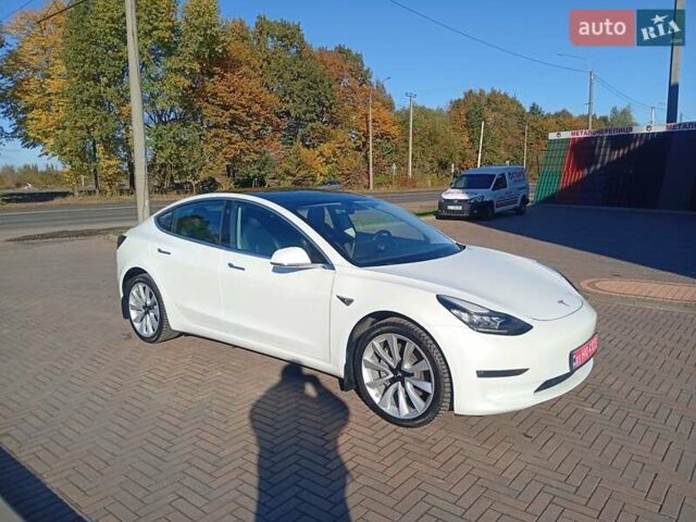 Тесла Модель 3 2020 в Луцке на Automoto.ua Белый Тесла Модель 3, объемом двигателя 0 л и пробегом 70 тыс. км за 17999 $, фото 1 на Automoto.ua