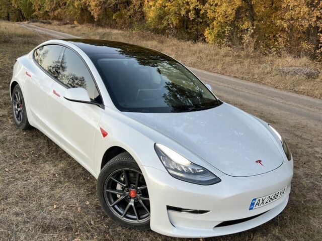 Білий Тесла Модель 3, об'ємом двигуна 0 л та пробігом 96 тис. км за 23800 $, фото 1 на Automoto.ua