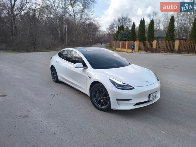 Белый Тесла Модель 3, объемом двигателя 0 л и пробегом 160 тыс. км за 15500 $, фото 1 на Automoto.ua