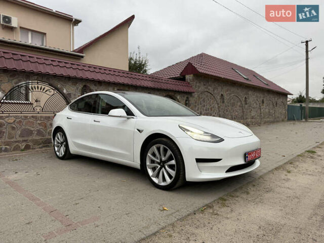 Белый Тесла Модель 3, объемом двигателя 0 л и пробегом 120 тыс. км за 16500 $, фото 1 на Automoto.ua