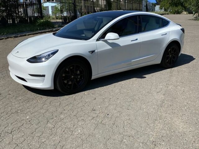 Белый Тесла Модель 3, объемом двигателя 0 л и пробегом 82 тыс. км за 20999 $, фото 1 на Automoto.ua
