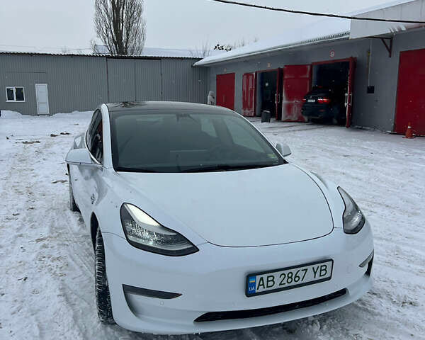 Білий Тесла Модель 3, об'ємом двигуна 0 л та пробігом 111 тис. км за 14500 $, фото 1 на Automoto.ua