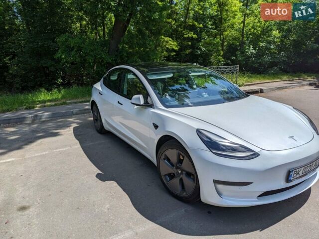 Білий Тесла Модель 3, об'ємом двигуна 0 л та пробігом 68 тис. км за 18300 $, фото 1 на Automoto.ua