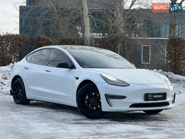 Белый Тесла Модель 3, объемом двигателя 0 л и пробегом 90 тыс. км за 19999 $, фото 1 на Automoto.ua