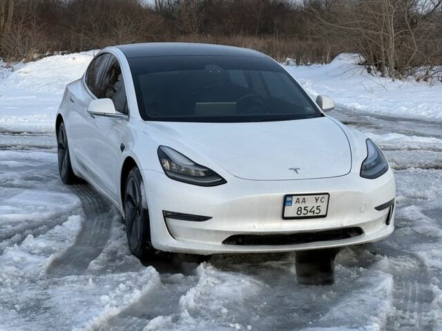 Белый Тесла Модель 3, объемом двигателя 0 л и пробегом 191 тыс. км за 18500 $, фото 1 на Automoto.ua