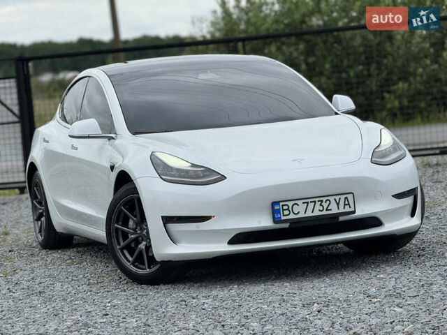 Білий Тесла Модель 3, об'ємом двигуна 0 л та пробігом 120 тис. км за 17500 $, фото 1 на Automoto.ua