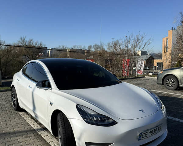 Білий Тесла Модель 3, об'ємом двигуна 0 л та пробігом 103 тис. км за 20500 $, фото 1 на Automoto.ua