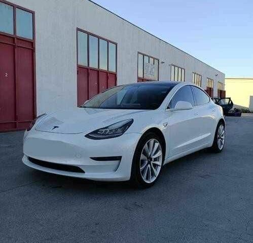 Білий Тесла Модель 3, об'ємом двигуна 0 л та пробігом 124 тис. км за 13500 $, фото 1 на Automoto.ua