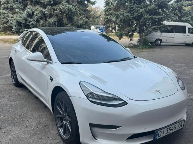 Білий Тесла Модель 3, об'ємом двигуна 0 л та пробігом 81 тис. км за 16000 $, фото 1 на Automoto.ua