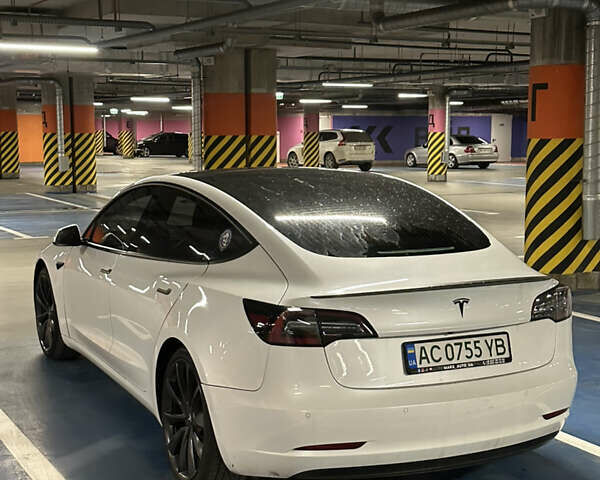 Білий Тесла Модель 3, об'ємом двигуна 0 л та пробігом 116 тис. км за 18500 $, фото 1 на Automoto.ua