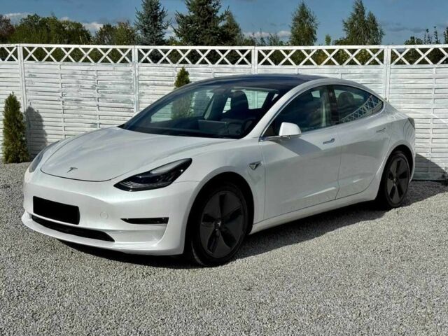 Белый Тесла Модель 3, объемом двигателя 0 л и пробегом 49 тыс. км за 13500 $, фото 1 на Automoto.ua