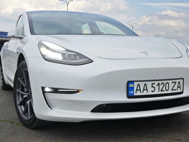 Білий Тесла Модель 3, об'ємом двигуна 0 л та пробігом 132 тис. км за 20300 $, фото 1 на Automoto.ua