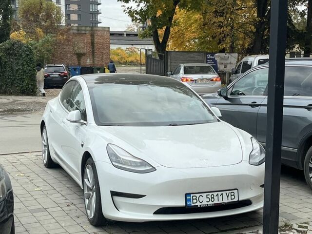 Белый Тесла Модель 3, объемом двигателя 0 л и пробегом 87 тыс. км за 16999 $, фото 1 на Automoto.ua