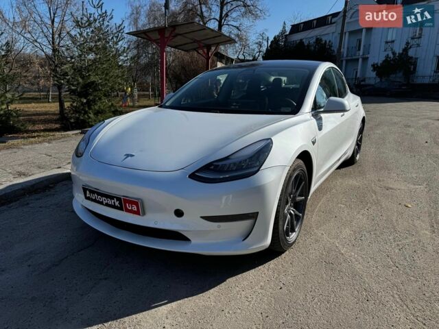 Білий Тесла Модель 3, об'ємом двигуна 0 л та пробігом 162 тис. км за 17540 $, фото 1 на Automoto.ua