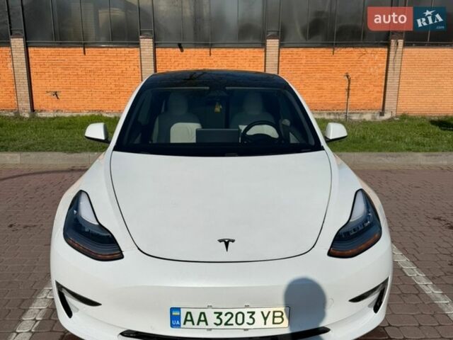 Белый Тесла Модель 3, объемом двигателя 0 л и пробегом 108 тыс. км за 18500 $, фото 1 на Automoto.ua