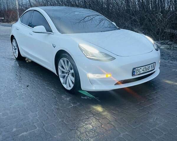 Белый Тесла Модель 3, объемом двигателя 0 л и пробегом 55 тыс. км за 18500 $, фото 1 на Automoto.ua