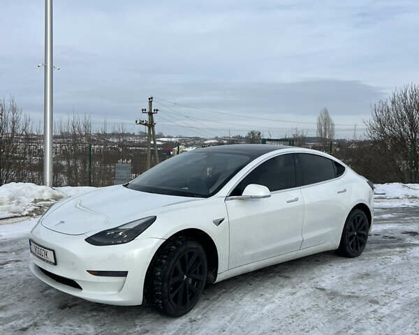 Білий Тесла Модель 3, об'ємом двигуна 0 л та пробігом 79 тис. км за 16200 $, фото 1 на Automoto.ua