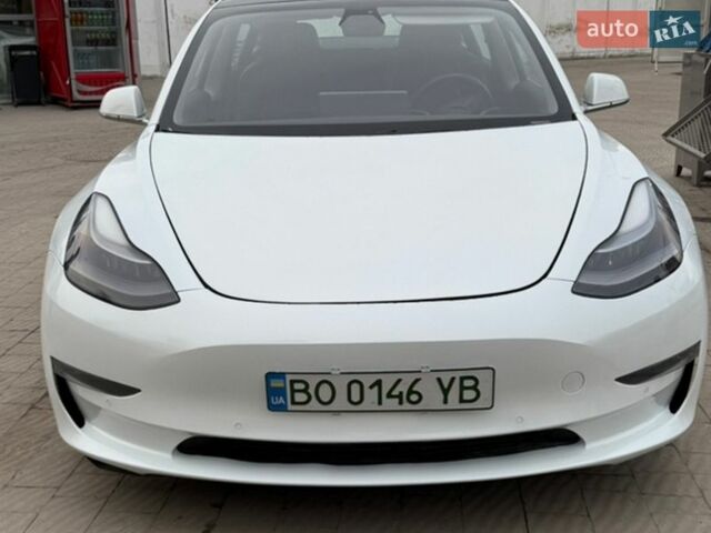 Белый Тесла Модель 3, объемом двигателя 0 л и пробегом 118 тыс. км за 18500 $, фото 1 на Automoto.ua