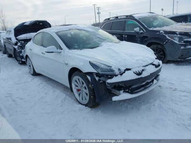 Белый Тесла Модель 3, объемом двигателя 0 л и пробегом 118 тыс. км за 10800 $, фото 1 на Automoto.ua