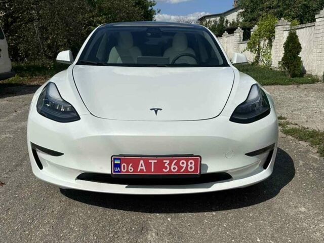 Білий Тесла Модель 3, об'ємом двигуна 0 л та пробігом 60 тис. км за 29500 $, фото 1 на Automoto.ua