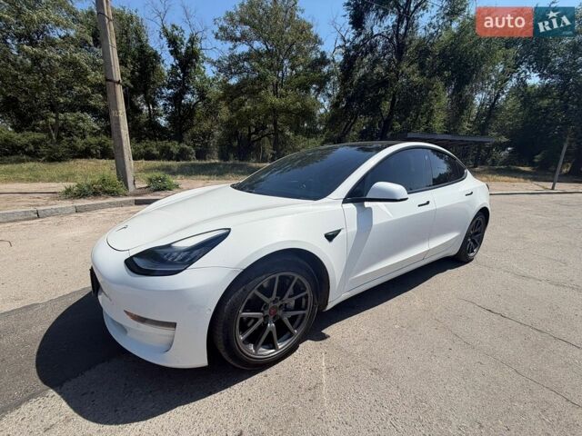 Белый Тесла Модель 3, объемом двигателя 0 л и пробегом 155 тыс. км за 16500 $, фото 1 на Automoto.ua