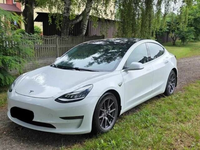 Білий Тесла Модель 3, об'ємом двигуна 0 л та пробігом 63 тис. км за 12600 $, фото 1 на Automoto.ua