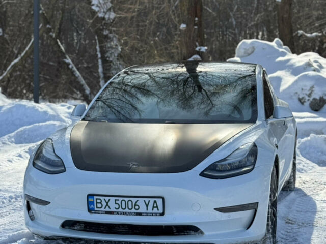 Білий Тесла Модель 3, об'ємом двигуна 0 л та пробігом 146 тис. км за 18499 $, фото 1 на Automoto.ua