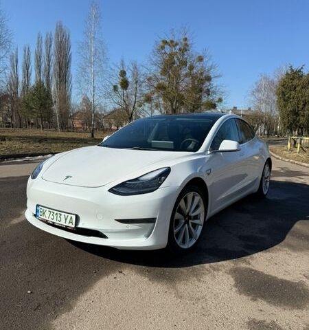 Белый Тесла Модель 3, объемом двигателя 0 л и пробегом 82 тыс. км за 16500 $, фото 1 на Automoto.ua