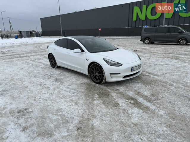 Белый Тесла Модель 3, объемом двигателя 0 л и пробегом 227 тыс. км за 14000 $, фото 1 на Automoto.ua