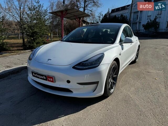 Білий Тесла Модель 3, об'ємом двигуна 0 л та пробігом 162 тис. км за 17540 $, фото 1 на Automoto.ua