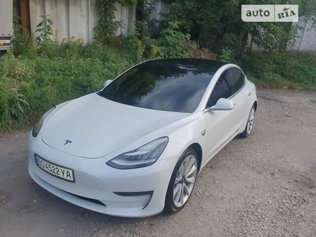 Білий Тесла Модель 3, об'ємом двигуна 0 л та пробігом 55 тис. км за 20800 $, фото 1 на Automoto.ua