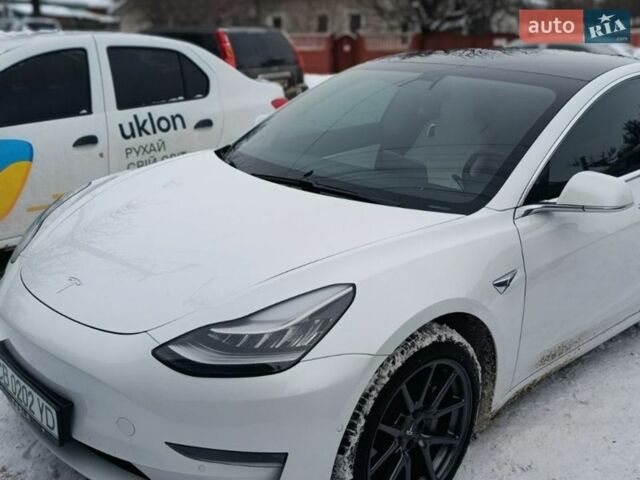 Білий Тесла Модель 3, об'ємом двигуна 0 л та пробігом 86 тис. км за 17500 $, фото 1 на Automoto.ua