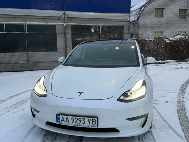Білий Тесла Модель 3, об'ємом двигуна 0 л та пробігом 55 тис. км за 33600 $, фото 1 на Automoto.ua