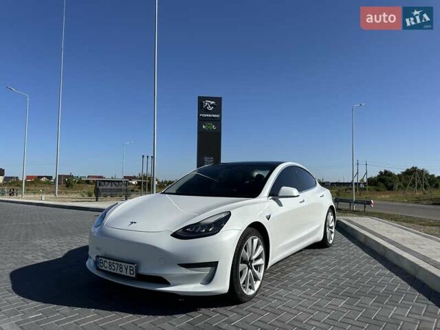 Белый Тесла Модель 3, объемом двигателя 0 л и пробегом 58 тыс. км за 18500 $, фото 1 на Automoto.ua