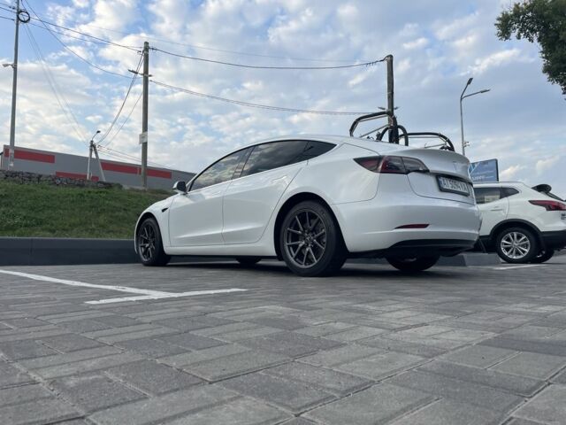 Білий Тесла Модель 3, об'ємом двигуна 0 л та пробігом 67 тис. км за 22000 $, фото 1 на Automoto.ua