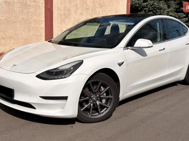 Белый Тесла Модель 3, объемом двигателя 0 л и пробегом 203 тыс. км за 17900 $, фото 1 на Automoto.ua