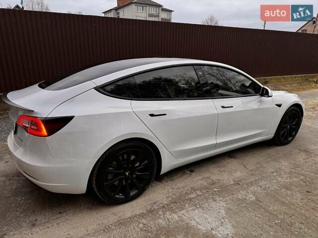 Білий Тесла Модель 3, об'ємом двигуна 0 л та пробігом 92 тис. км за 21300 $, фото 1 на Automoto.ua