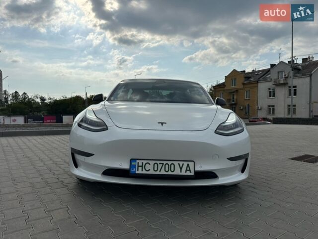 Білий Тесла Модель 3, об'ємом двигуна 0 л та пробігом 144 тис. км за 18000 $, фото 1 на Automoto.ua
