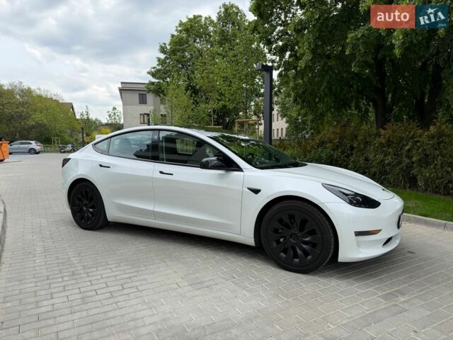Білий Тесла Модель 3, об'ємом двигуна 0 л та пробігом 157 тис. км за 18600 $, фото 1 на Automoto.ua