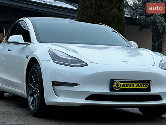 Белый Тесла Модель 3, объемом двигателя 0 л и пробегом 106 тыс. км за 19999 $, фото 1 на Automoto.ua