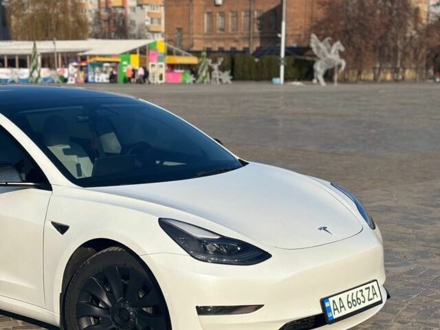 Білий Тесла Модель 3, об'ємом двигуна 0 л та пробігом 108 тис. км за 17500 $, фото 1 на Automoto.ua